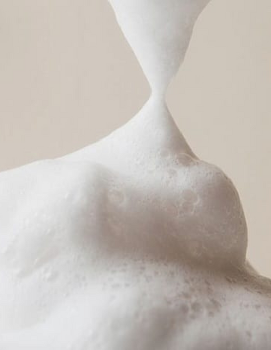 SOFT MOUSSE ANTI-AGING Deterge e illumina